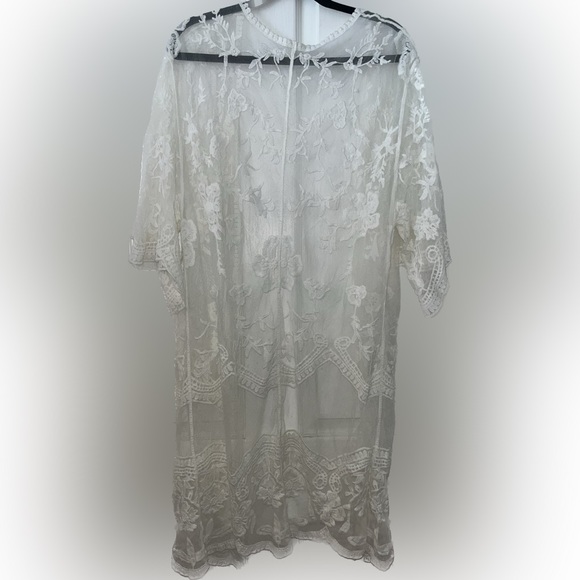 Woman’s Sheet Lace Kimono - Picture 4 of 7